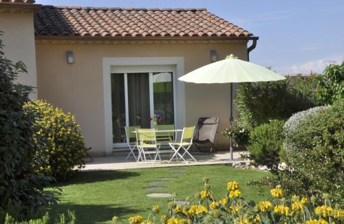 Chateauneuf-de-Gadagne Apartment | Martichris