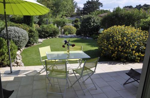 Chateauneuf-de-Gadagne Apartment | Martichris