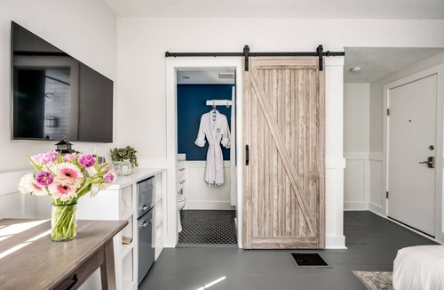 Portsmouth House | Martin Hill Inn