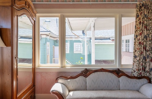 Pacific Grove Bed & Breakfast | Martine Inn