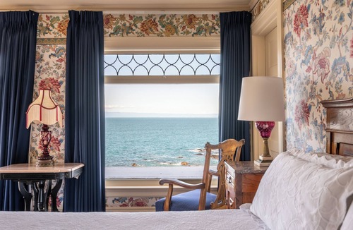 Pacific Grove Bed & Breakfast | Martine Inn