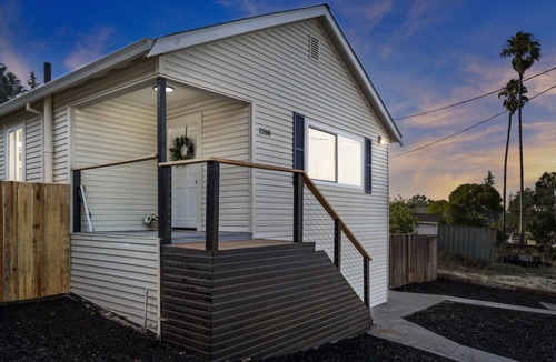 Mountain View House | Martinez Manor - Modern Home - Close to downtown