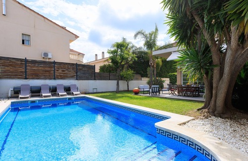 Cambrils Villa | MARTORELL - Terraced House Only Families
