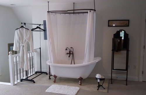 Secretary Bed & Breakfast | Marvel's on the Creek