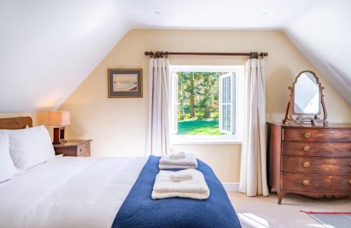 Woodbridge House | Marvellous secluded forest lodge - Stone Hall