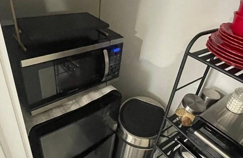 Palisades Park Apartment | Marvelous 1-bedroom with sofa bed 5 minutes from NYC