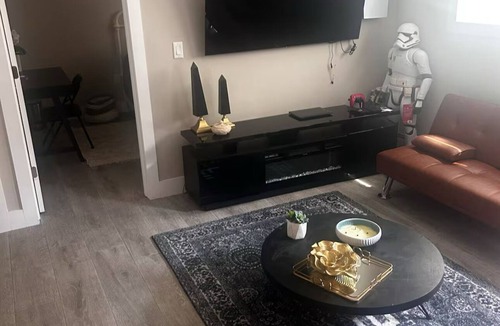 Palisades Park Apartment | Marvelous 1-bedroom with sofa bed 5 minutes from NYC