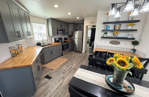 Garden City Cabin | Marvelous 3-bedroom cabin with AC in Garden City