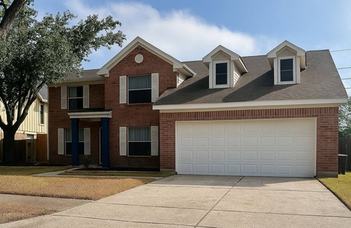 Houston House | Marvelous 4-bedroom house in Houston with large backyard in quite neighborhood
