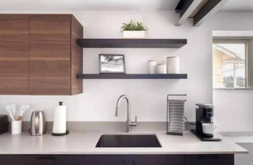 Southeast Magnolia Apartment | Marvelous apartment with AC in vibrant Seattle