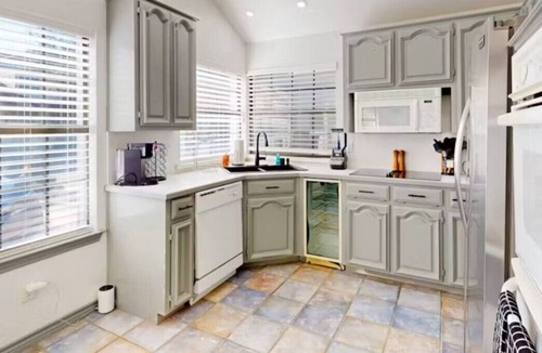 Bryan Place House | Marvelous Main Home 3-bedroom house with AC in Dallas