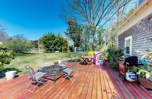 Dennis House | Marvelous Mayflower