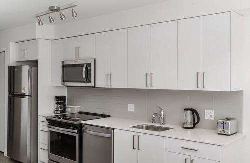 University District Apartment | Marvelous U-District Studio w/Laundry, nr Shops & Parks, by Blueground