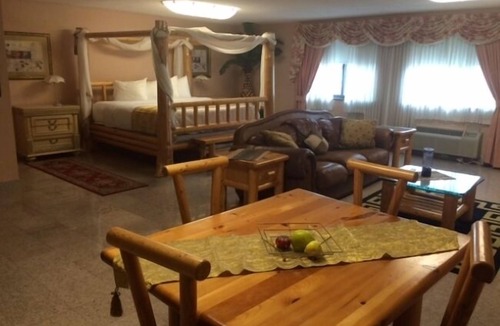 Southfield Hotel | Marvin's Garden Inn