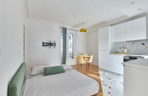 Quartier de la Chapelle Apartment | Marx Dormoy 18th Modern & Bright Studio managed by Mey Agency