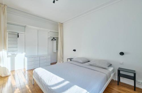 Quartier de la Chapelle Apartment | Marx Dormoy 18th Modern & Bright Studio managed by Mey Agency