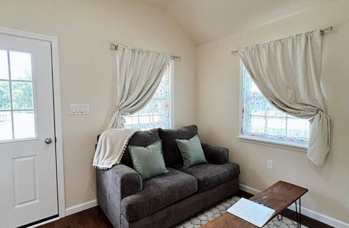 Dublin Cottage | Mary - Fully Furnished 2 Person Cottage for short or mid-term stays