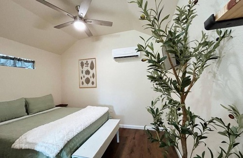 Dublin Cottage | Mary - Fully Furnished 2 Person Cottage for short or mid-term stays