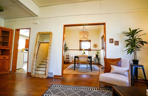 Iola House | Mary's Place - 4bdrm/2bathroom