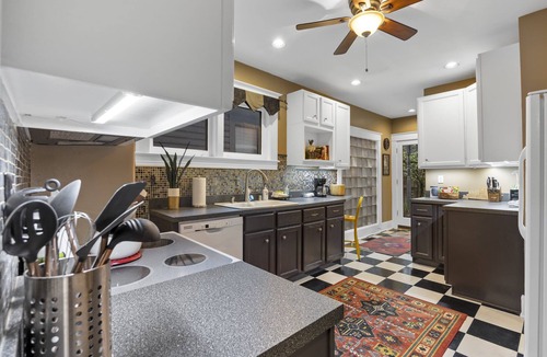 Bonnycastle House | MARYLAND HOUSE -HIGHLANDS - Charming koi pond, WALK TO ALL