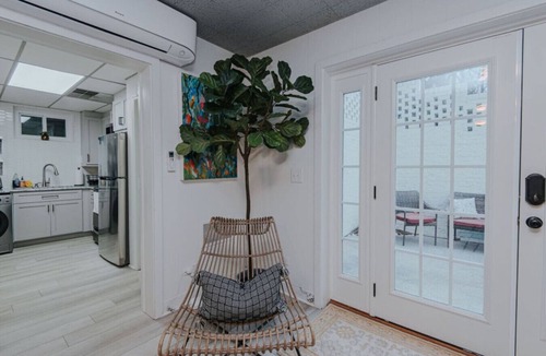 Old Irving Park Apartment | Marys Gatehouse Apartment