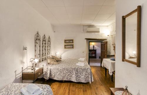 Llampaies House | Masía Can Gat Vell 20 personas