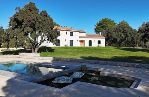 Saint-Gilles House | Mas at the gateway to the Camargue heated swimming pool and tennis court 15 minutes from Nîmes and Arles