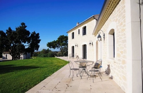Saint-Gilles House | Mas at the gateway to the Camargue heated swimming pool and tennis court 15 minutes from Nîmes and Arles