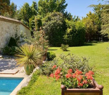 Saint-Cannat Bed & Breakfast | Mas au Cœur de La Provence & SPA
