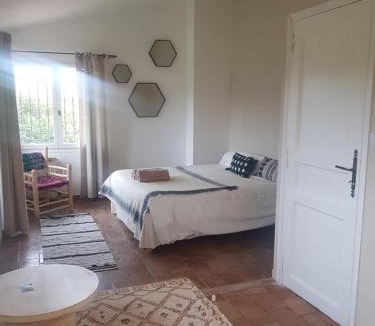 Saint-Cannat Bed & Breakfast | Mas au Cœur de La Provence & SPA