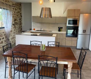 Aigueze House | Mas Bô Regard gîte Bruyère