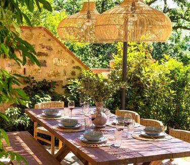 Montbolo House | MAS CANERS - 2 Eco-Chic Lodges, Nature Spa & Biological Pool