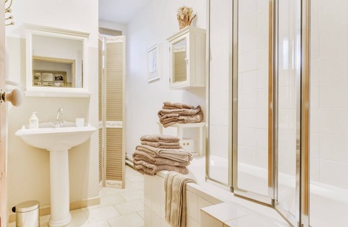 Sabran Villa | Mas Cote du Rhone - Six Bedroom Villa, Sleeps 12