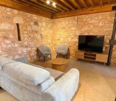 Saint-Hippolyte-de-Montaigu Villa | Mas de Patou - T2 Maison avec Jardin Calme - 10' d'Uzès