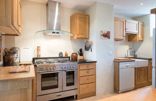 Auzits Villa | Mas De Beauce - Four Bedroom Villa, Sleeps 8