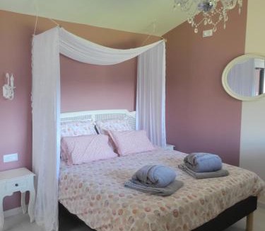 Pranles Bed & Breakfast | Mas de Bouilhac 1 Gite, 1 Chambre Insolite, 1 Chambre Romantique