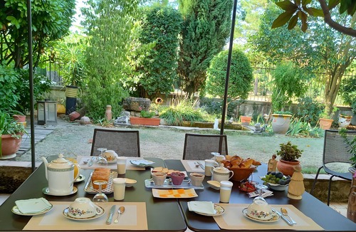 Violes Apartment | Mas de Bouvau: Room 5 Nerium