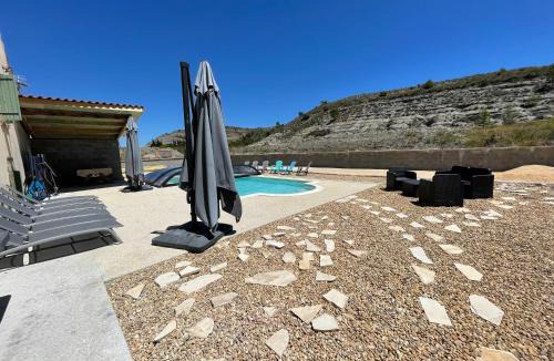 Rosieres House | Mas de charme avec piscine chauffée