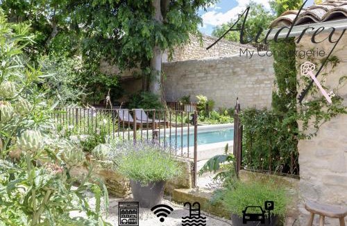 Marsillargues Bed & Breakfast | Mas de charme - T2 et chambres d'hôtes avec piscine & jardin