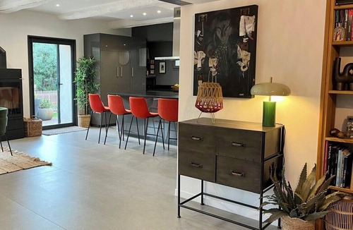 Entraigues-sur-la-Sorgue House | Mas de village au calme