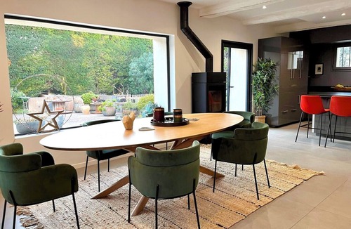 Entraigues-sur-la-Sorgue House | Mas de village au calme