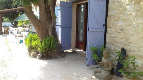 Saint-Esteve Apartment | Mas de l'Olivier