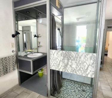 Meynes Villa | Mas de la BOURGADE Grande villa