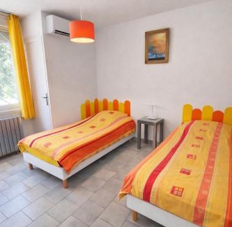 Meynes Villa | Mas de la BOURGADE Grande villa