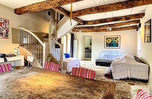 Saint-Jean-de-Laur House | Mas de la Canne Jaune