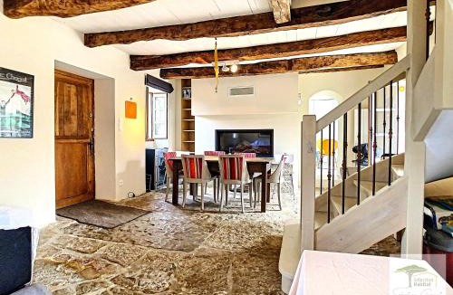Saint-Jean-de-Laur House | Mas de la Canne Jaune