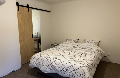 Saint-Etienne-du-Gres Other | Mas de la Gabelle