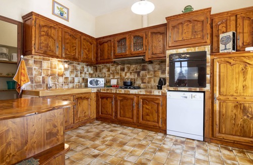 Chateaurenard House | Mas de la Gourmette by Interhome