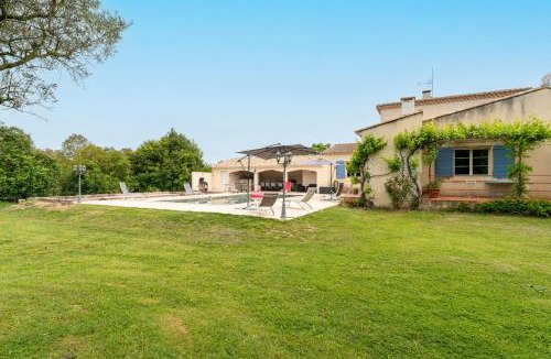 Saint-Etienne-du-Gres Villa | Mas de la Tourrache