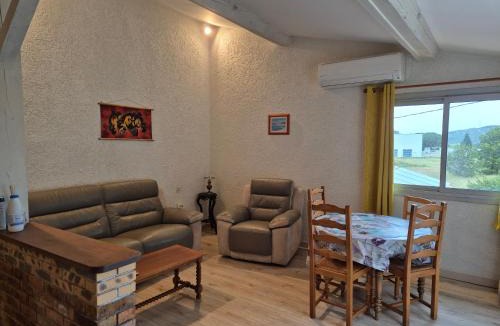 Montredon-des-Corbieres Apartment | Mas de la vigne